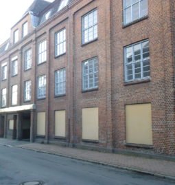 Koppelstraße und die Fabrik