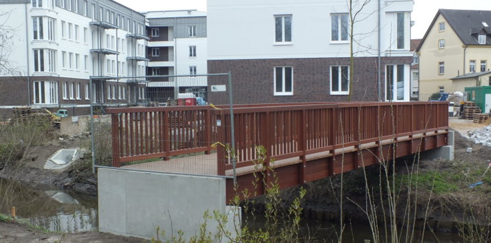 Die Brücke über die Pinnau