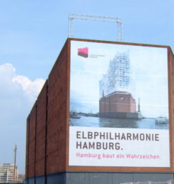 Pinnebergs Elbphilharmonie in der Friedrich-Ebert-StraÃŸe