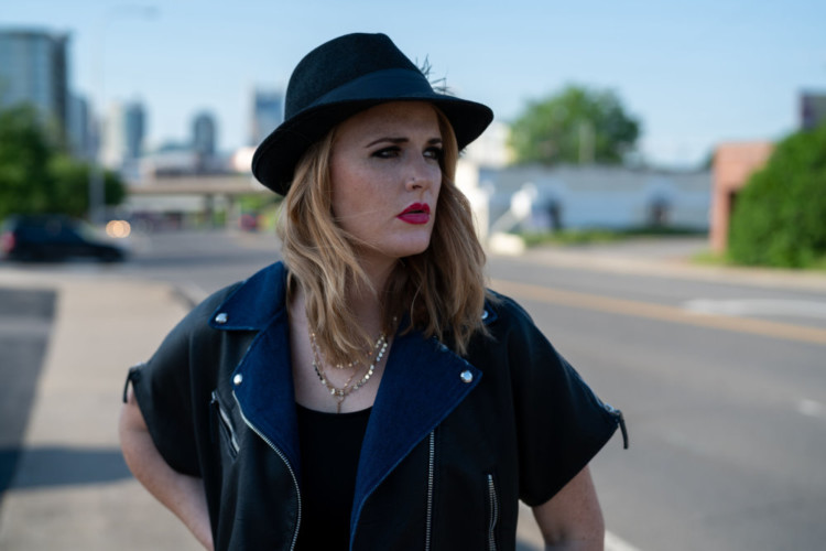 Road I call Home – Elles Bailey’s Meisterwerk